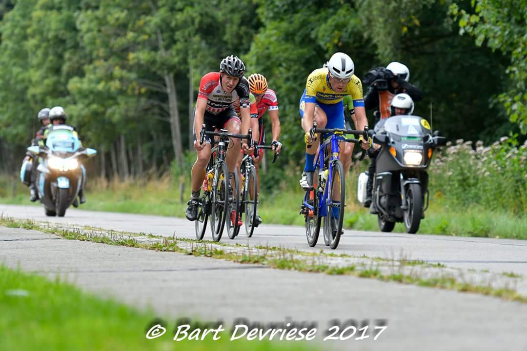 Al een paar weken einde seizoen: gekneusde elleboog en een 'dubieuze' bloeduitslag op Pfeiffer. Na een volgende test hopelijk meer duidelijk