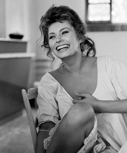 Happy birthday to Sophia Loren. Photo by Alfred Eisenstaedt, 1961. 