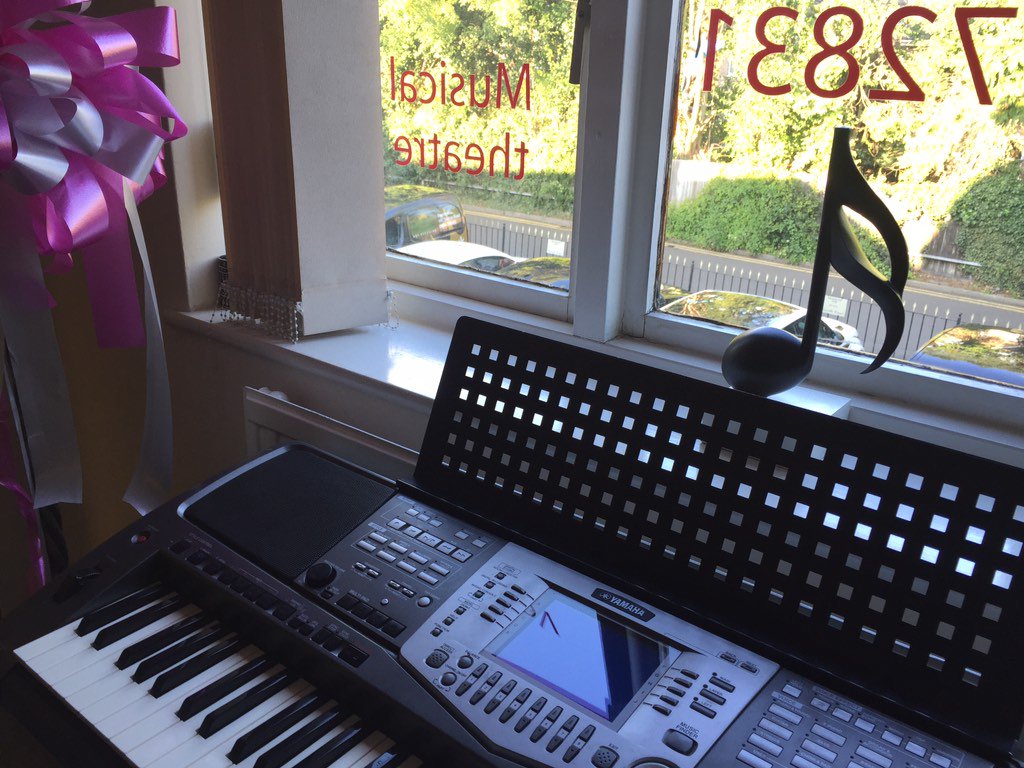 leighmusicangel's tweet photo. AreYouBooked? #OpenDay #Saturday @DMSMusicSchool 💕🎶 LookAround #TryAnInstrument @Solihull_biz @WarwickHour @Covhour https://t.co/aKwRLl5YPm