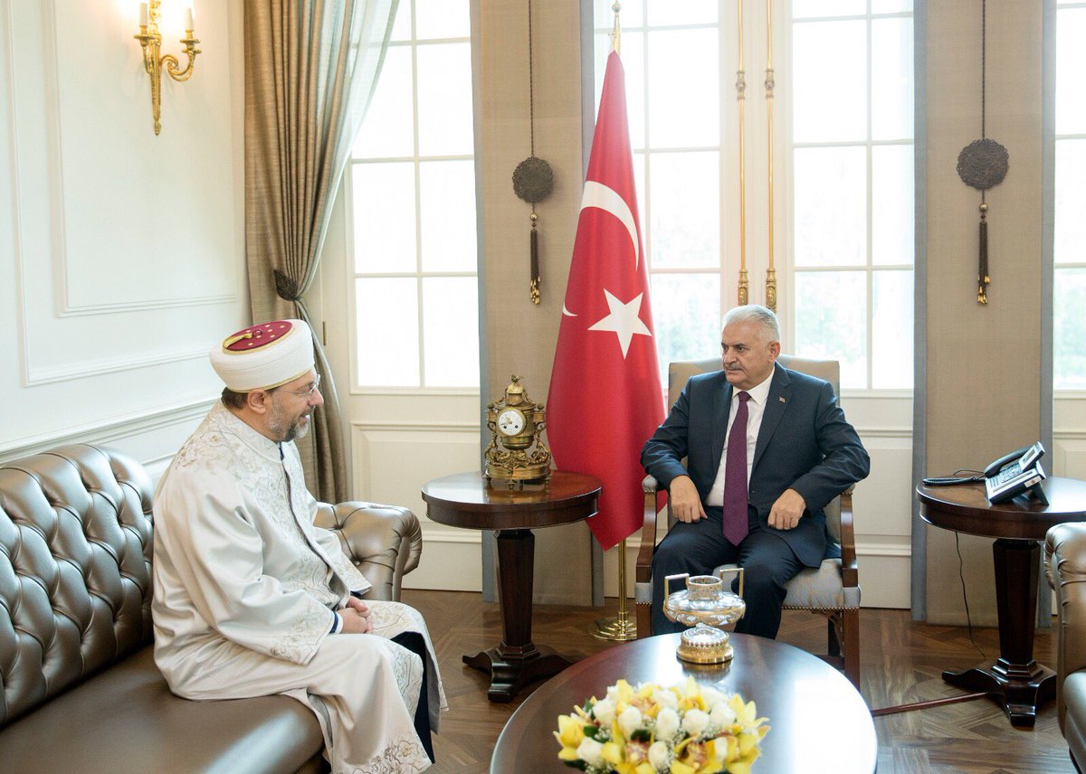 Başbakan Yıldırım, Diyanet İşleri Başkanı Prof. Dr. Ali Erbaş'ı Çankaya Köşkü'nde kabul etti.