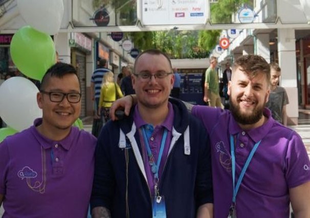 O2_Leaders's tweet image. Our #O2Guru Jordan, Callam and Ken recently helped the NSPCC raise awareness for online safety in... bit.ly/2xR4Ede #TeamO2