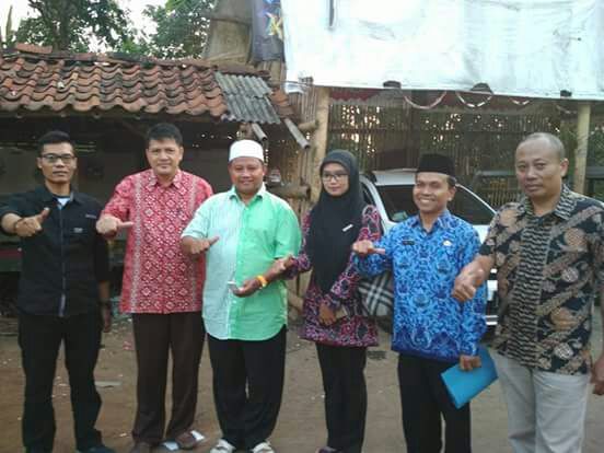 Wildan43820385's tweet photo. Koord TAPM P3MD Kab Tasikmalaya Jabar dgn Bupati dan Hearing Dialog dg Ketua DPRD Prov Jabar #Jokowi #Ekosandjojo#taufikmadjid#tppiindonesia https://t.co/j6L3Pb3o7S