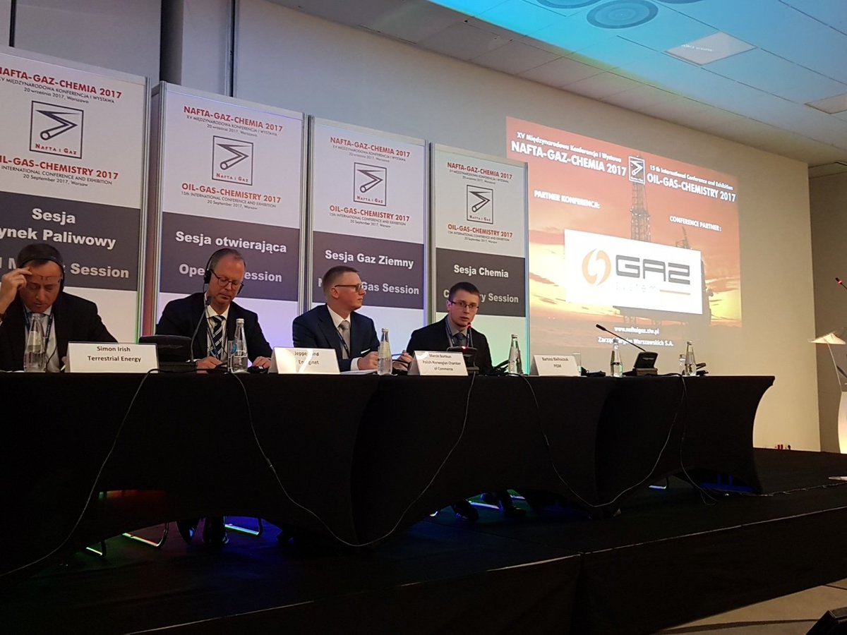 wjakobik's tweet photo. .@BBieliszczuk z @PISM_Poland mówi o przyszłości polskiej #energetyka w realiach europejskich. Duma! #NGCh2017 https://t.co/YklvoMYo3C