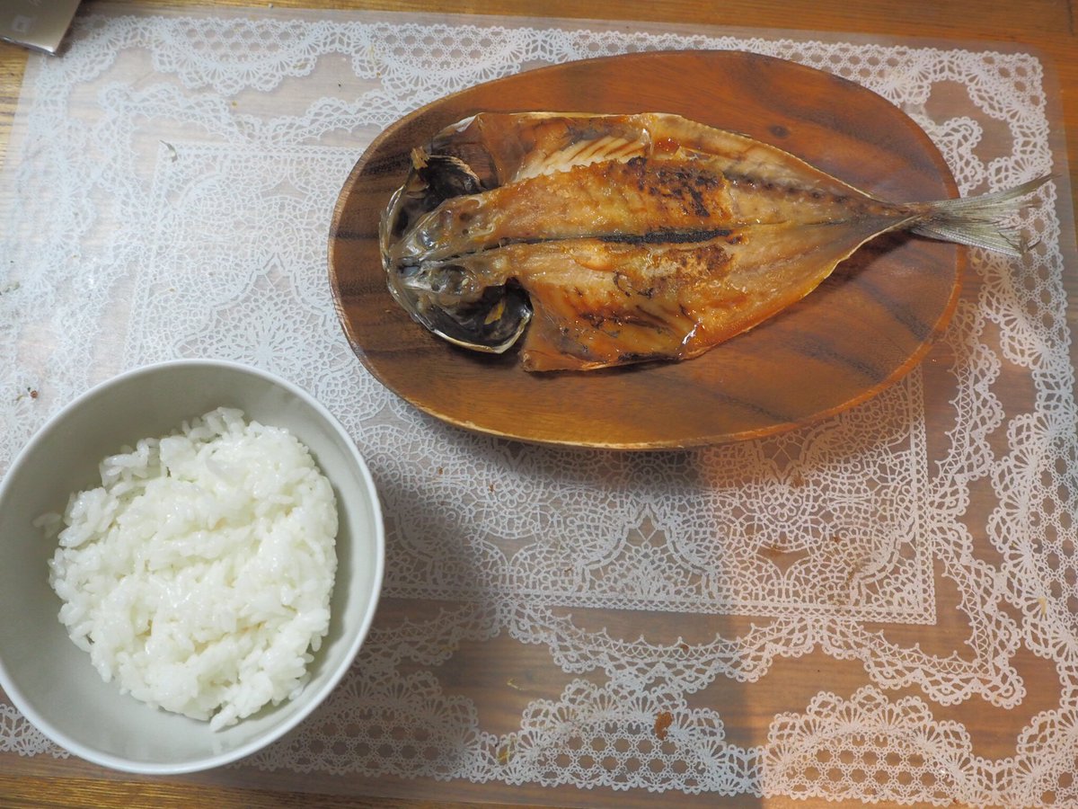 花のズボラ飯の3巻40皿目 鯵の干物とチンしたごはんつく… 焼いてチン