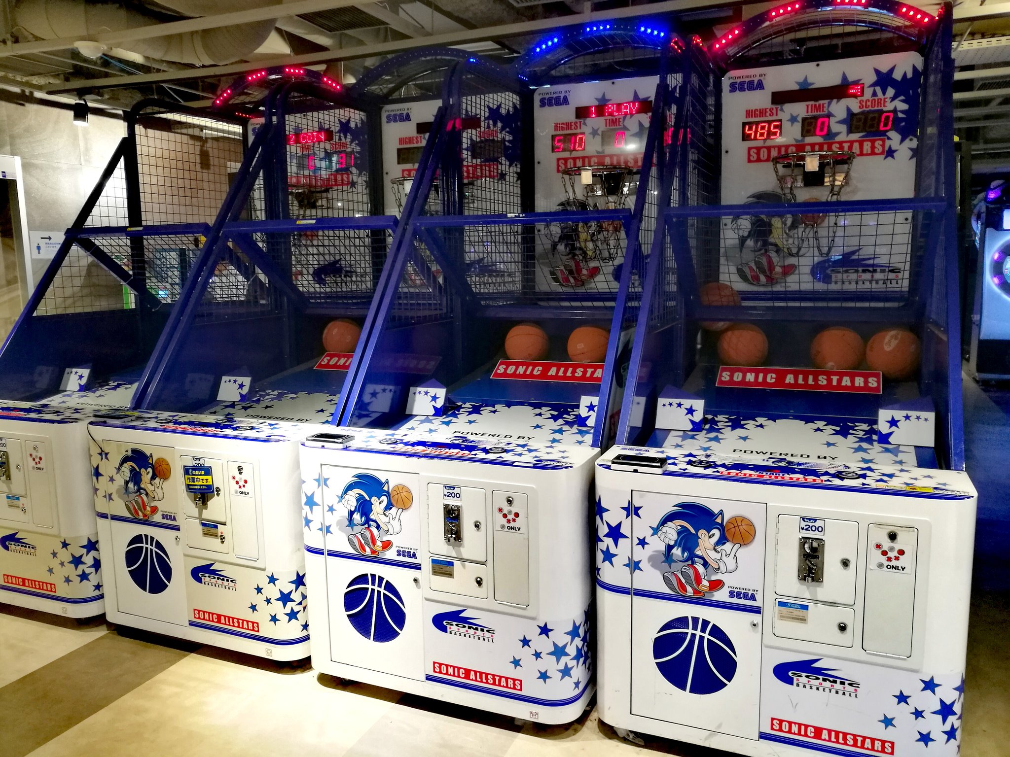 セガ公式アカウント セガ新宿歌舞伎町 は外国からのお客さまがとても多い店舗 海外から観てもアメイジングなゲームセンターで特に人気なのは なんだと思いますか 人気のトップ3は ｼﾞｬｼﾞｬﾝ バスケットボールのゲーム レーシングゲーム そして
