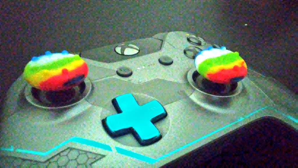 Ktechshop's tweet photo. Gear up today with the thumbsticks that provide better grip, better accuracy,and better style! @HyperRT @WE_RTs @tictail https://t.co/54gy9KJ1D0