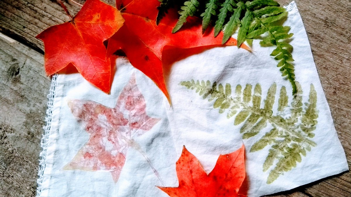 SuzanneArtisan's tweet photo. On the workbench today..leaf prints for the textile journal x #Autumn #textileart #flowerpounding #awalkinthewoods https://t.co/5o0LRLXELF
