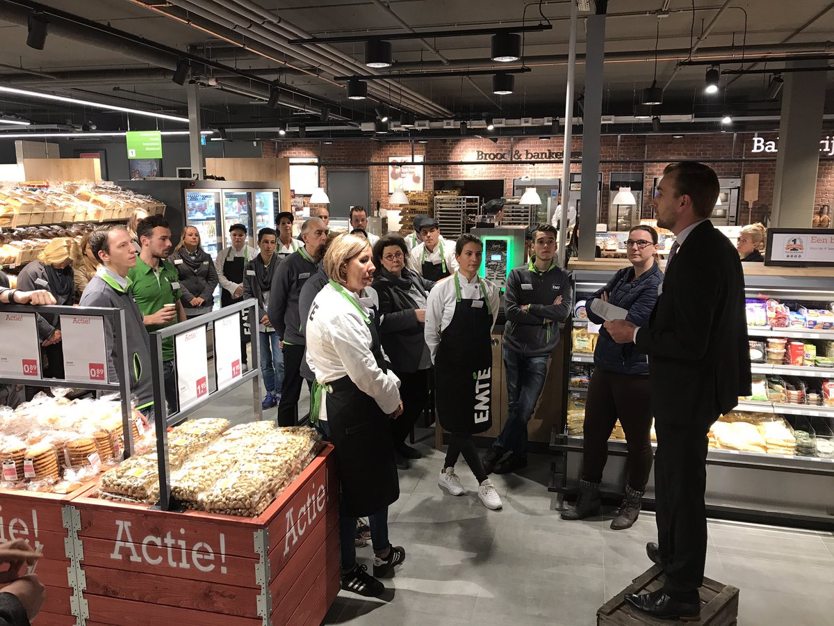 Gehoord op het plein: 'Wat een aanwinst voor Vlijmen!' Zo is het maar net <a href="/EMTEnl/">EMTÉ Supermarkten</a> #vlijmen