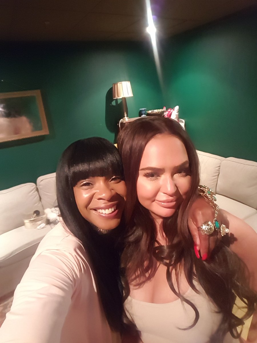OFFICIALSANDIBOGLE (@thesandibogle) on Twitter photo Woop woop having a fantastic time look who I'm hanging out with the lovely <a href="/MissMcCleary/">Chanélle McCleary 🕊</a> 🤗😍😁😘 Woop woop having a fantastic time look who I'm hanging out with the lovely <a href="/MissMcCleary/">Chanélle McCleary 🕊</a> 🤗😍😁😘