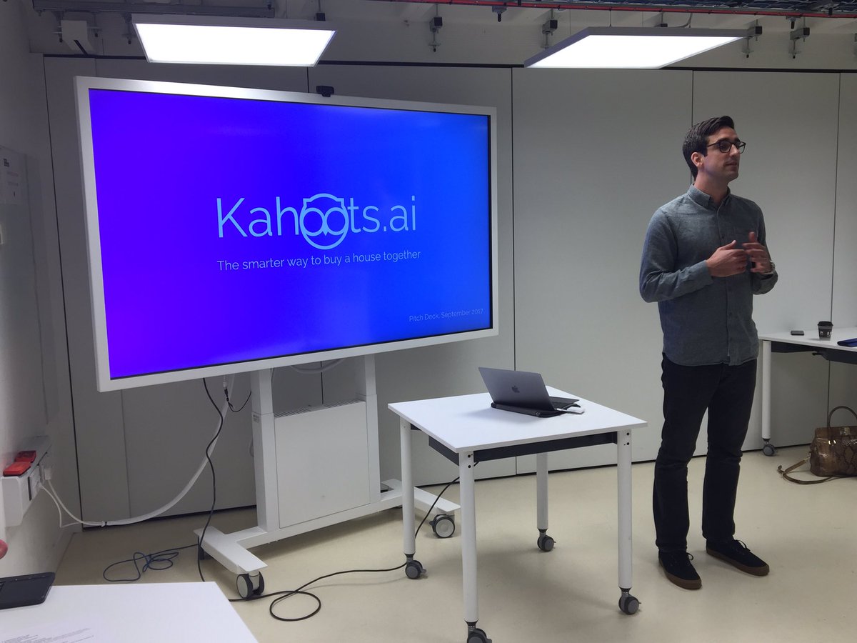 ICEnterpriseLab's tweet image. Teams using the performance simulator getting ready for the #ibpitch 11th Oct @ImperialBiz @imperialcollege @ByronMcCaughey @RCMLondon