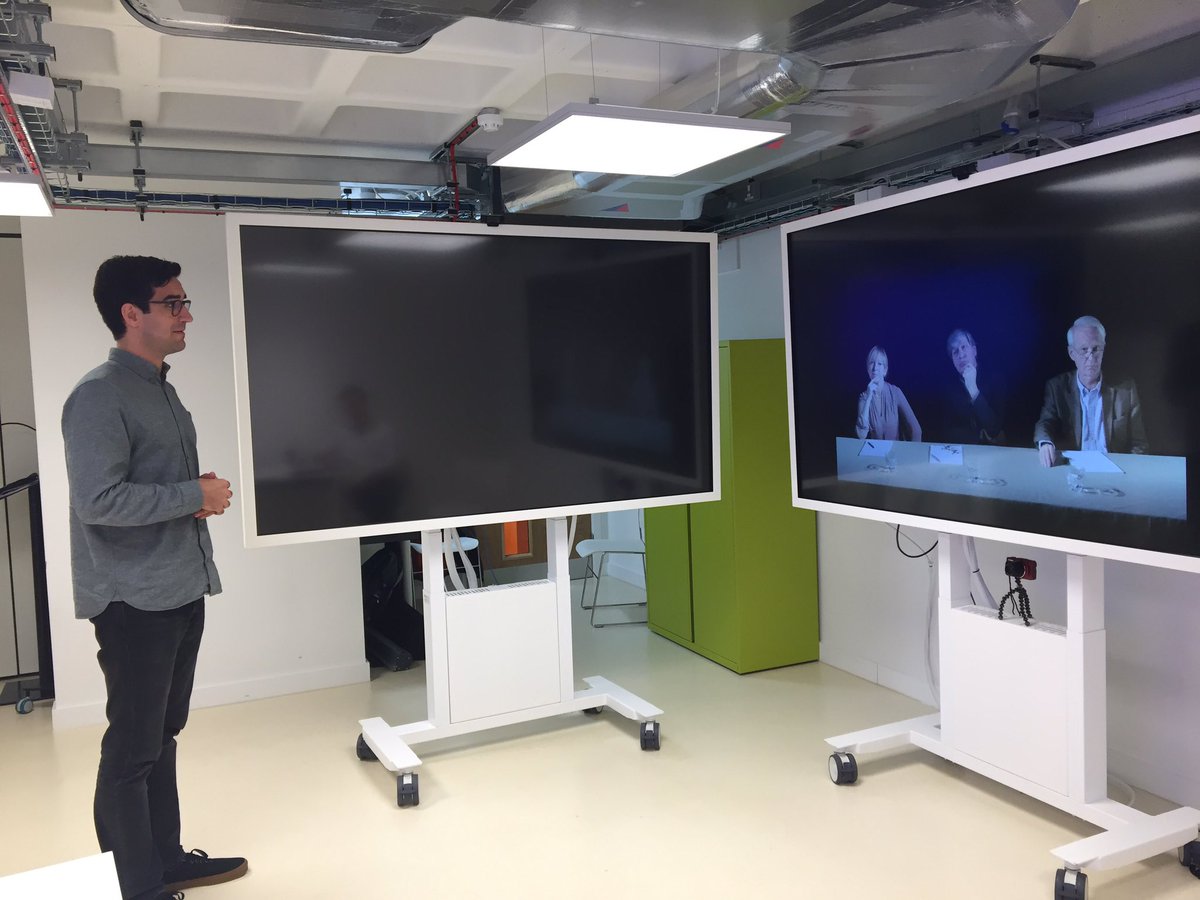 ICEnterpriseLab's tweet image. Teams using the performance simulator getting ready for the #ibpitch 11th Oct @ImperialBiz @imperialcollege @ByronMcCaughey @RCMLondon