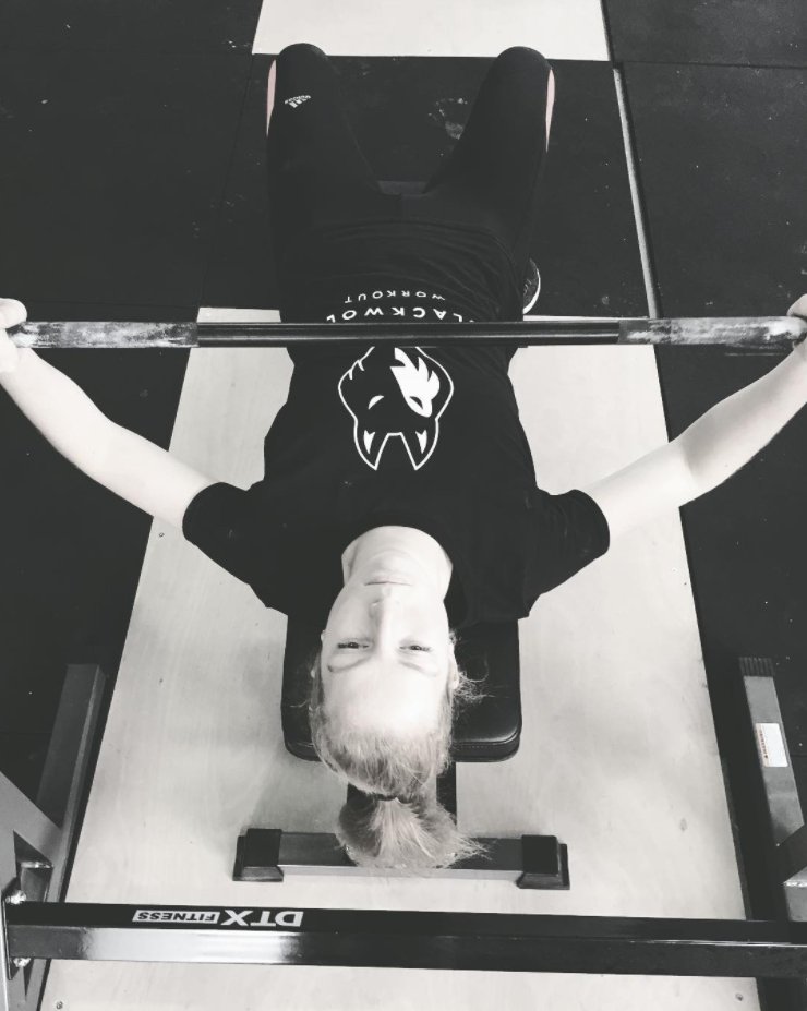 BlackWolfWO's tweet photo. The #Blackwolfworkout pack is growing all the time! Check out Raissa repping Blackwolf during her latest #CrossFit session. https://t.co/GimWi7bwj7