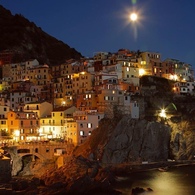 KikayRustia's tweet image. Reposting @trendstravels:
Manarola | Cinque terre. 🌕 [[ via @soytrends ]]
#Trendstravels