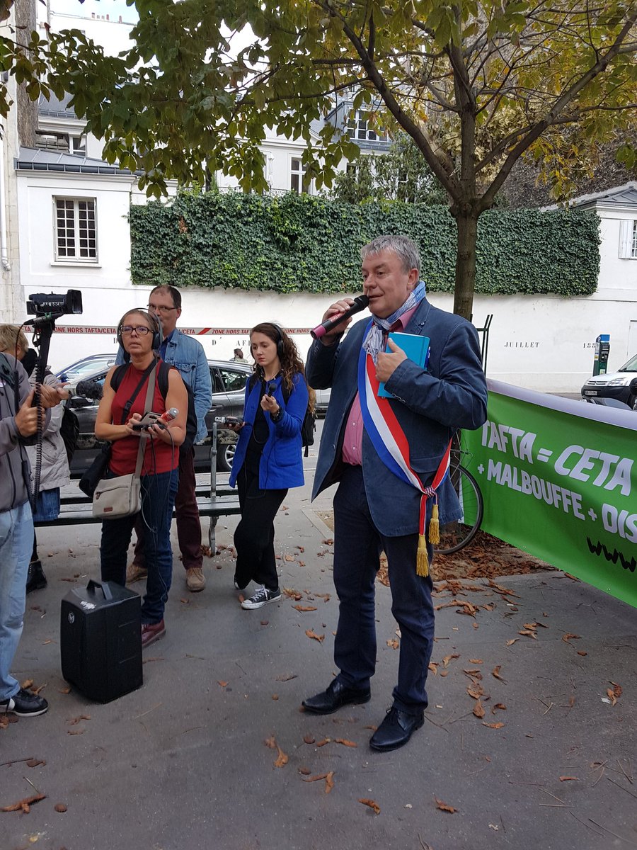 Clémentine Autain tweet media