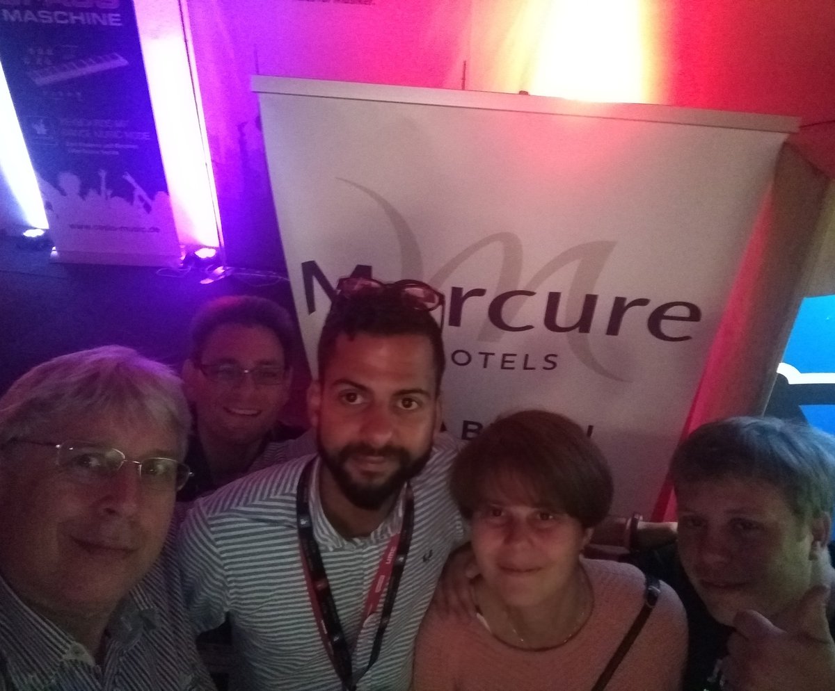 KarlCarstens2's tweet photo. Das war die IFA 2017.Danke an alle die dabei waren und an unsere Sponsoren. #IFA2017 #lausbub #mercurehotelmoa #adac #mline #moreeffects uvw https://t.co/DYFPEShtlU