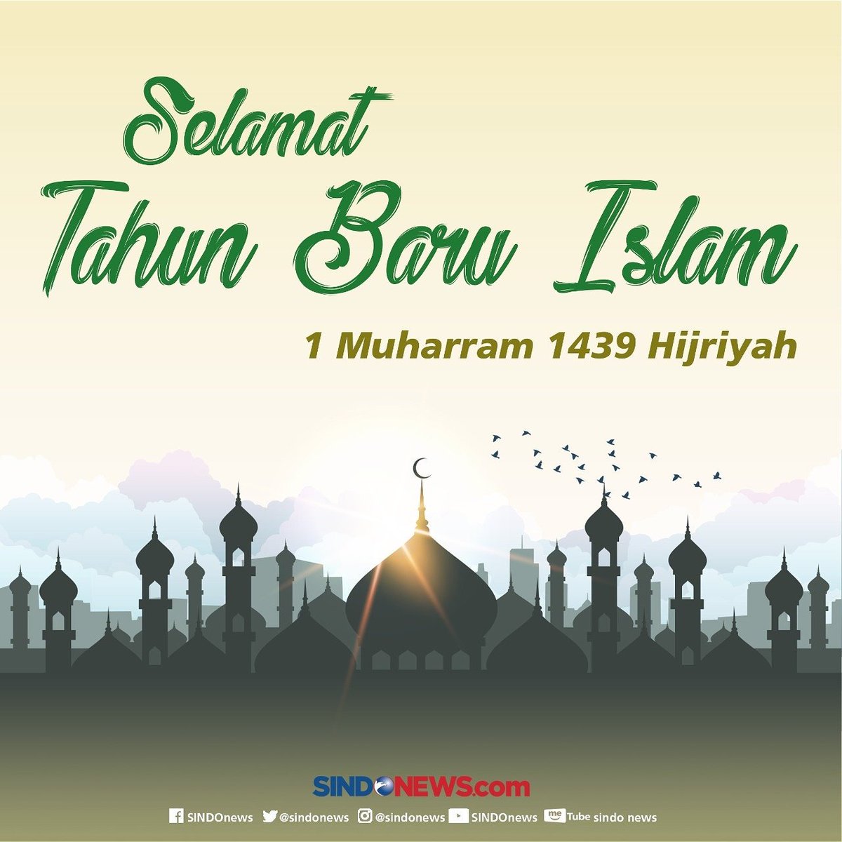 SINDOnews's tweet photo. Bulan sabit tersenyum ramah, didampingi bintang nan indah, semoga tahun ini lebih berkah. Selamat Tahun Baru Hijriah 1439H #tahunbaruislam https://t.co/r8sc2fxx65