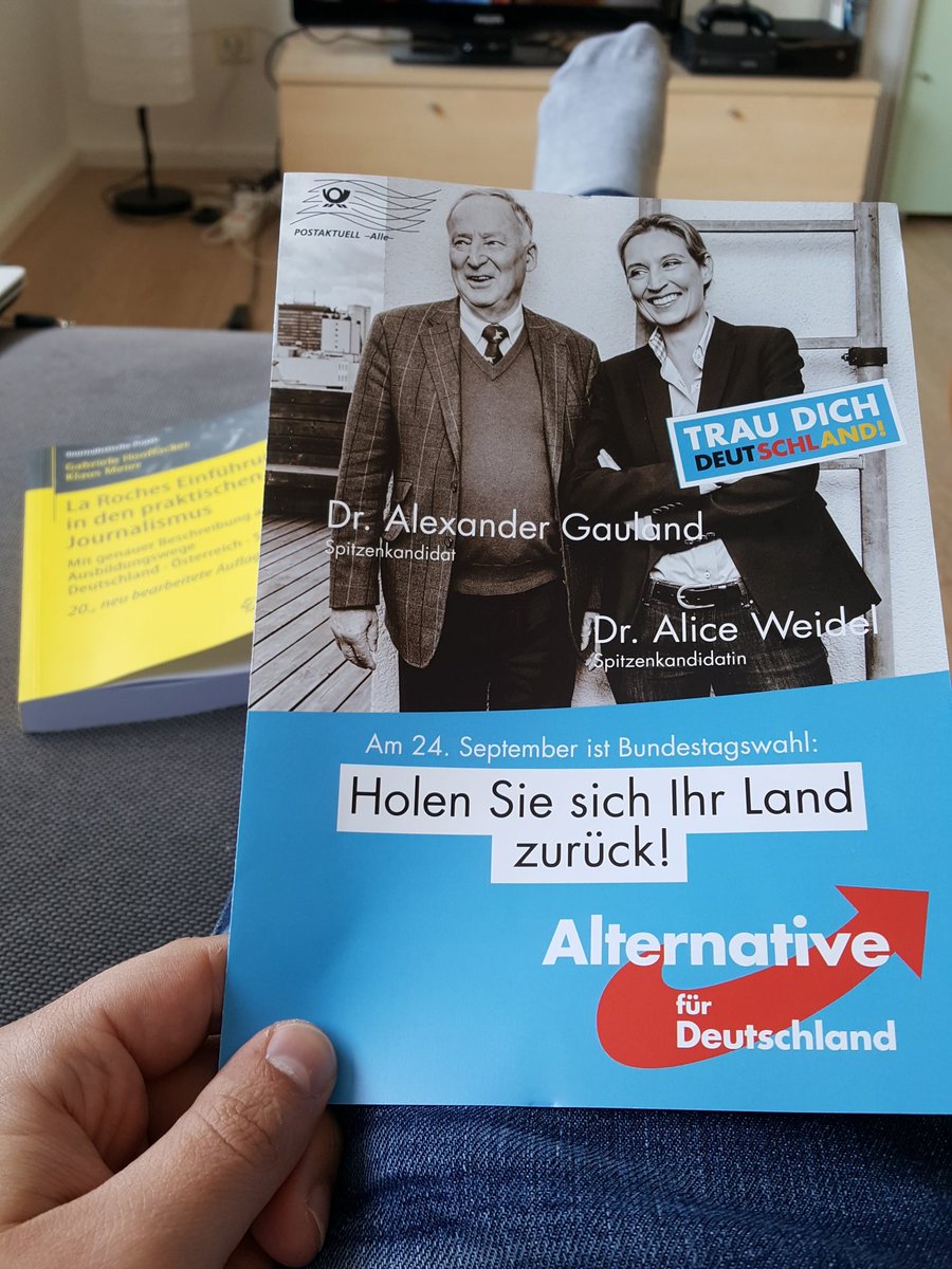 PaceYoo's tweet photo. Bei uns im Briefkasten. Würgh. Nein Danke! #AfD #BTW17 https://t.co/pqrFBnCOaF