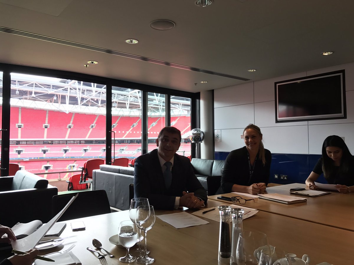 UKCXAwards tweet media