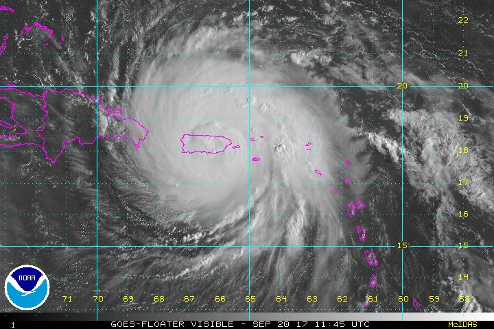 GloriaCeballos7's tweet photo. Huracán María sobre Puerto Rico,con vientos máximos sostenidos de 240kph,moviéndose hacia el noroeste a 17kph. https://t.co/OYeUR8msdp