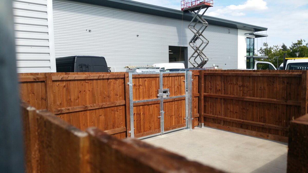 Protect your business with our commercial security fencing service. Find out more here buff.ly/2vQkyz6