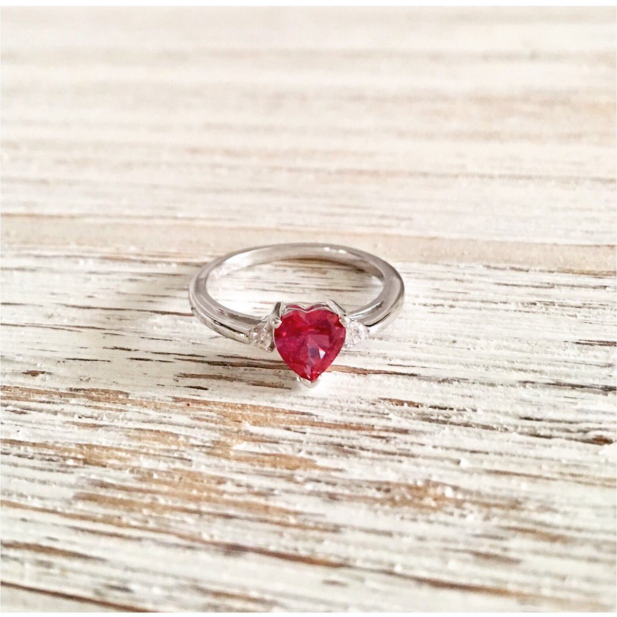 CreationsbyCC15's tweet photo. Ruby Heart Ring!! 😍😍😍❤️❤️❤️ Can't go wrong with this cutie. #Jewelry #CreationsbyCC #Rings https://t.co/CDFFHQN08q