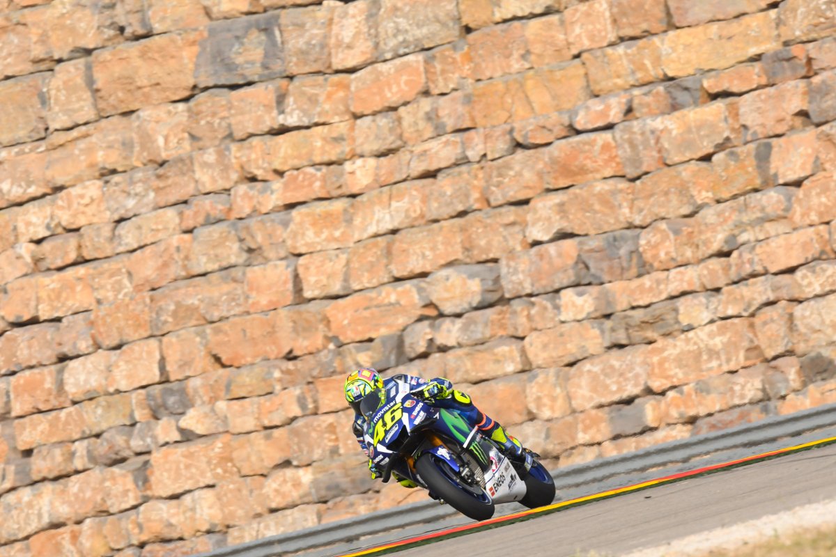 Se confirma: <a href="/ValeYellow46/">Valentino Rossi</a> viajará al #AragonGP. Deberá pasar el control médico y se probará en los entrenamientos libres del GP de #Aragón