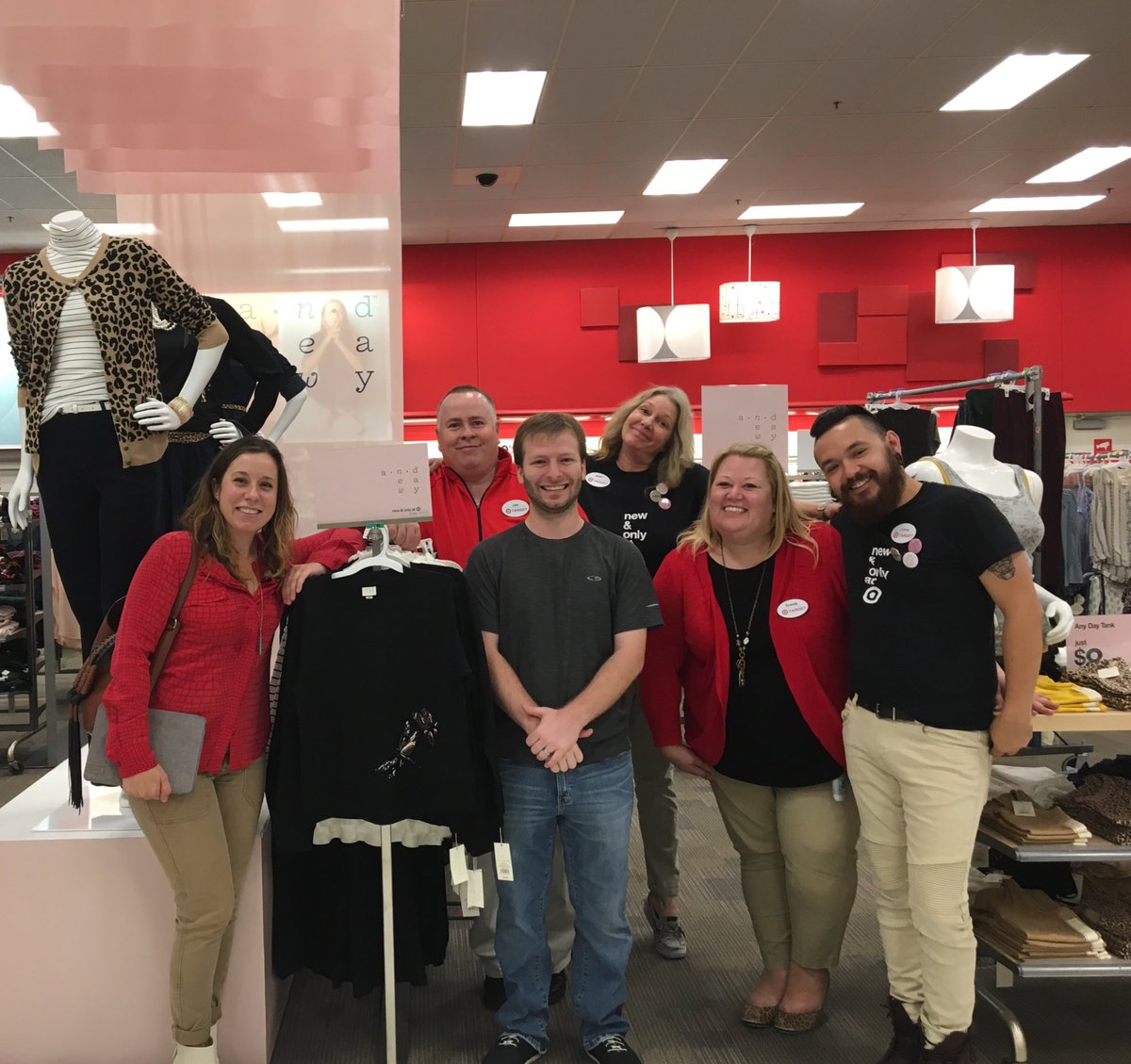 We're not just #chasingthedream here, we have a #breakthrough store at T223 😀 Congrats <a href="/brenda_strom/">brenda strom</a> and team!!!
