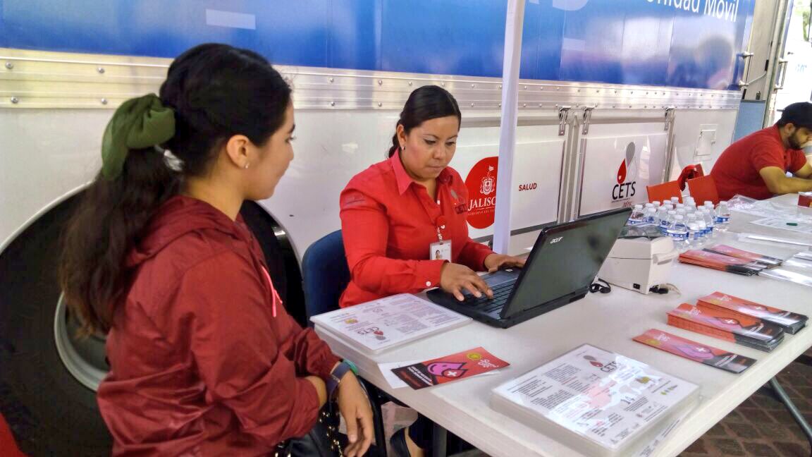 saludjalisco's tweet photo. En apoyo a damnificados, la SSJ anuncia instalación de Unidad Móvil, todos los interesados en donar sangre, dirigirse a Paraninfo de UdG. https://t.co/LiMXEBPLBd