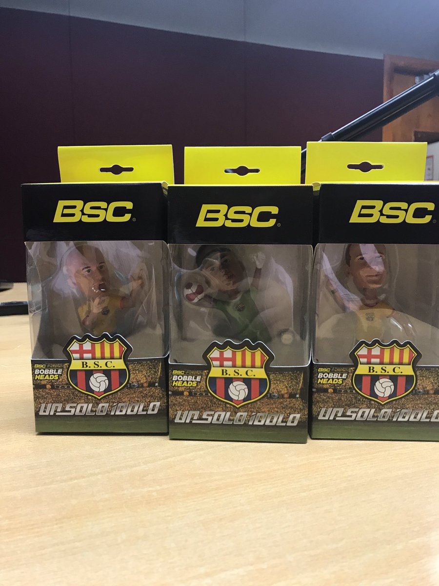 CarlosGalvez21's tweet photo. Regalaré estos muñecos coleccionables del ídolo, solo den RT y sigan mi cuenta para participar, el ganador lo digo ahora en Tiempo Extra https://t.co/dvim0oAJO5