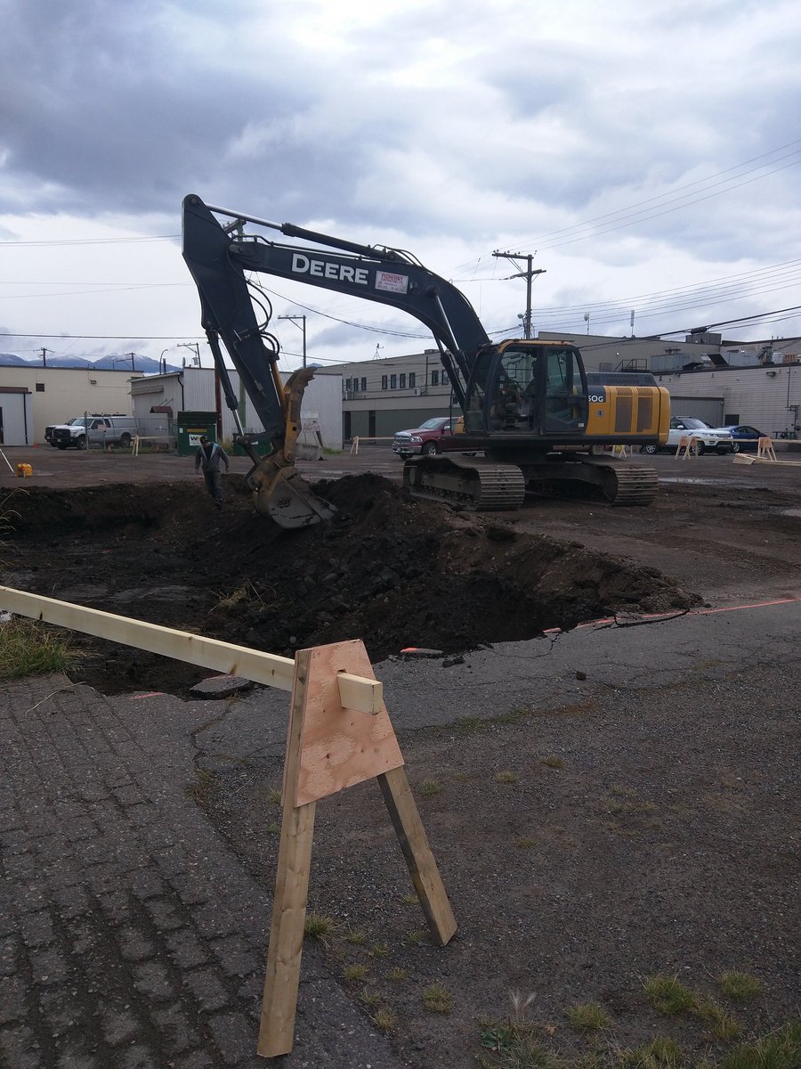 BizInHeaven's tweet photo. IT'S RIGHT NEXT DOOR!! #SmithersBrewingCompany #ComingSoon https://t.co/VnfyeJ1JDP