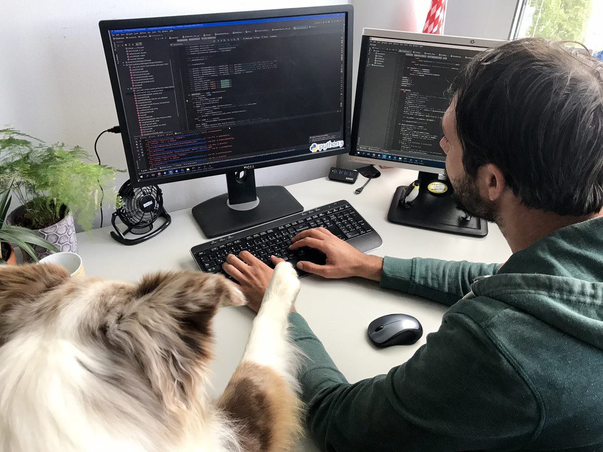 DjangoPhysics's tweet photo. Even the PhD's code is a total mess. At least he switched to Python3, though.
#science #Python3 https://t.co/ypwVFP5QS8