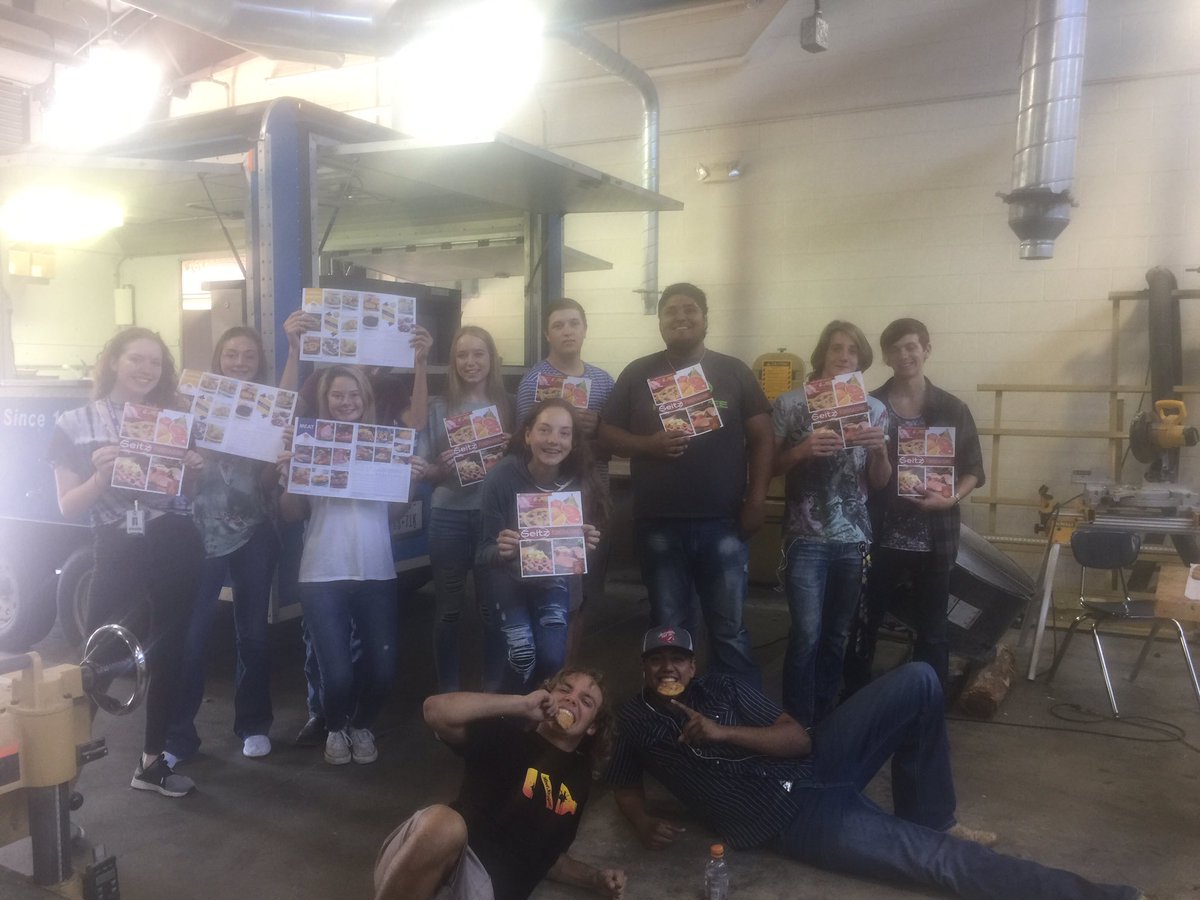 MidloFFA's tweet photo. Seitz Fundraiser is here! Get with a FFA member to get your Thanksgiving orders in. Thank you for all you guys do for Midlo FFA #misdproud https://t.co/BAzxPic3IL