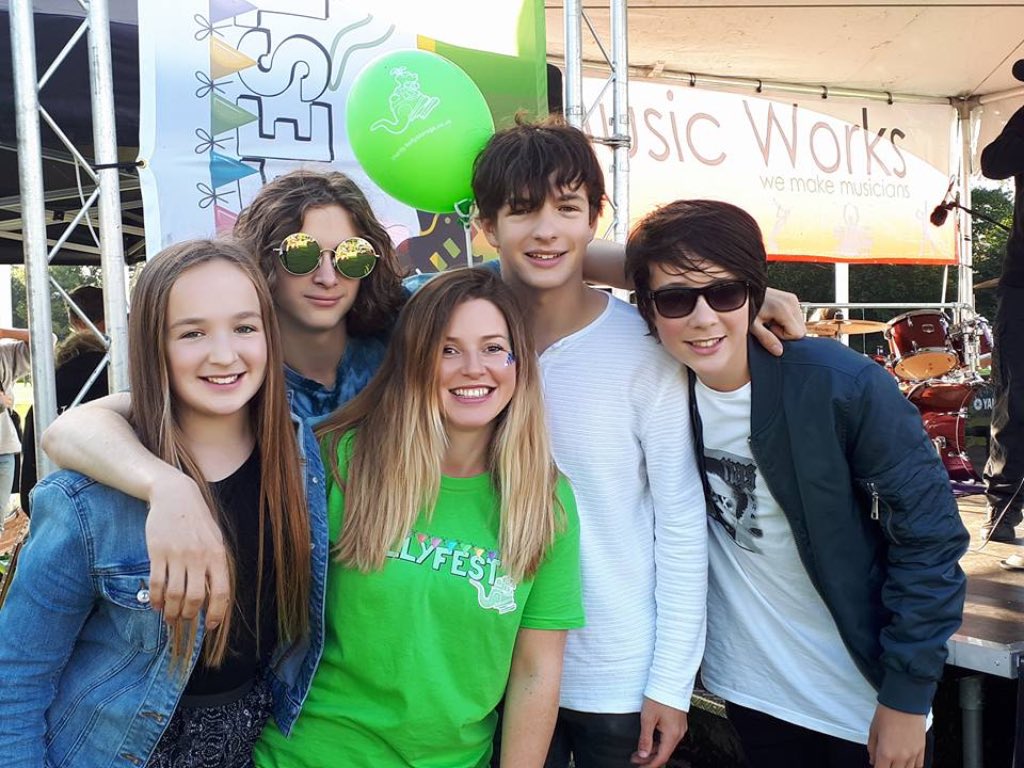 SourKix's tweet photo. 🎥 FUN video taken at #KellyFest 🎪 @Kellys_C_Events for @RSCH_TYAcancer #teenagecancer with @themusicworksUK 
▶️ https://t.co/zY1VXgWQ8p https://t.co/pueFcAf8Az