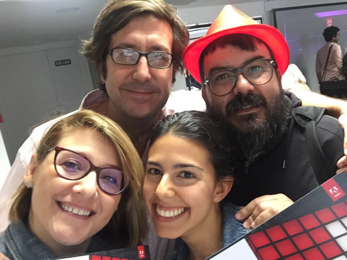 Placebo_Media's tweet photo. El equipo de @Placebo_Media en continua formación. Hoy plataforma de @AdobeAdCloud ¡Un gran día! ¡Gracias! @manueleando #AdobeBootCamp https://t.co/l2JaPPcz7u