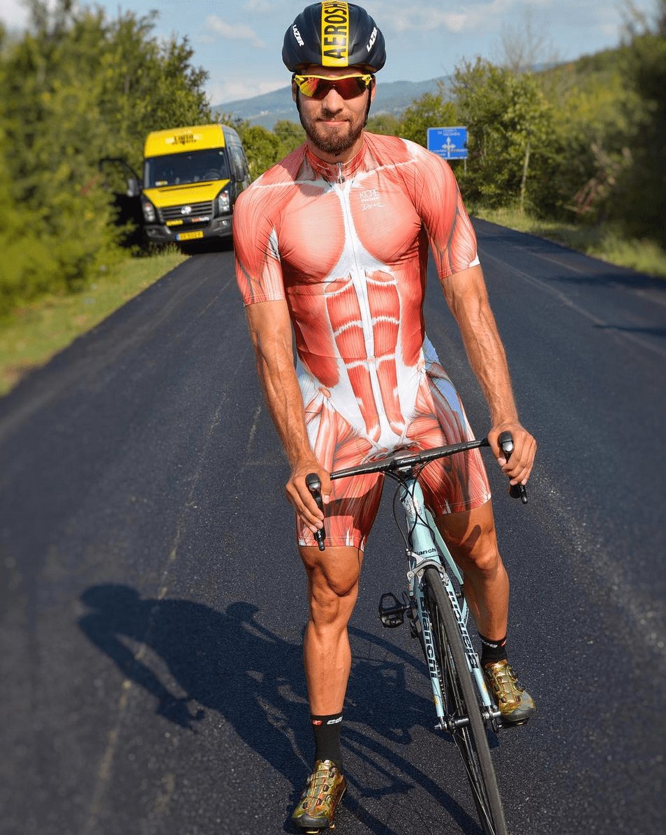 schaatsennl's tweet image. Schaatsers op social: het nieuwe pak van Kjeld Nuis. schaatsen.nl/nieuws/2017/se…