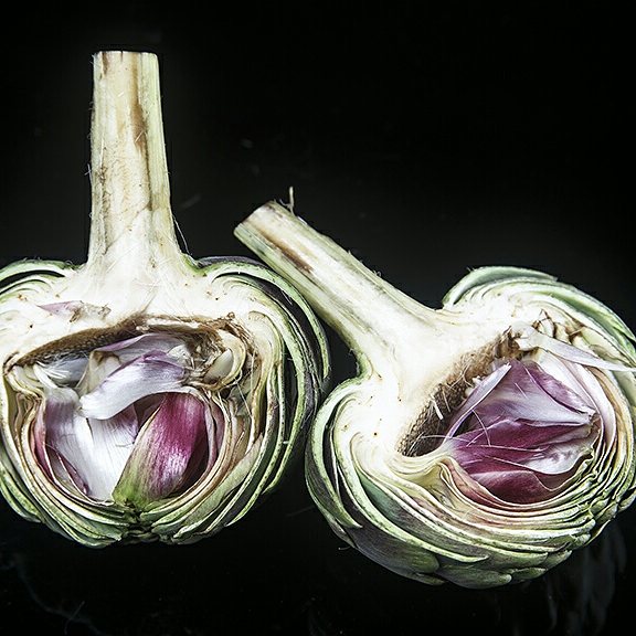 Penne con alcachofas y bocconcini. Presentamos esta hortaliza de sabores pronunciados en dos texturas y la servimos con pasta al dente.