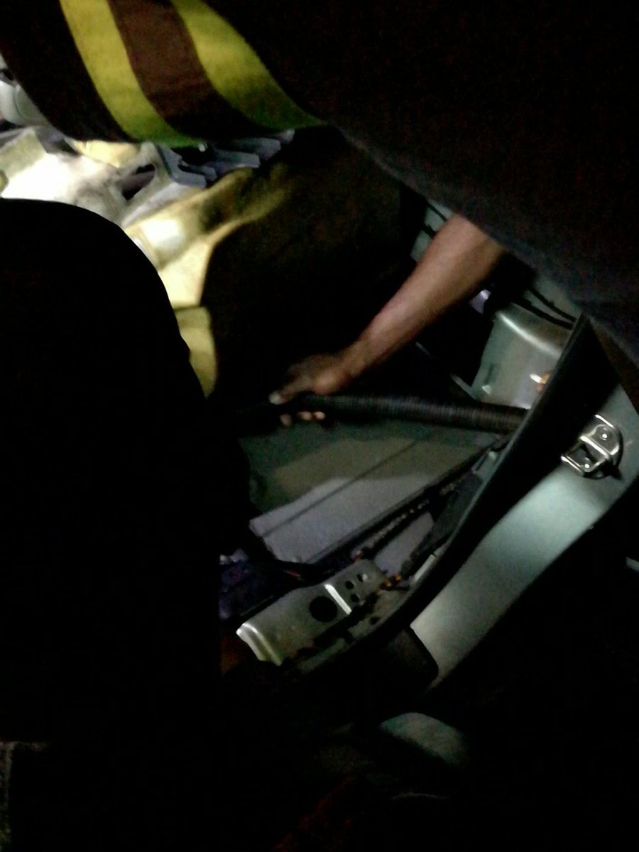 LSeptoo's tweet photo. I have a bra who has a pond in his car https://t.co/xIAo3nEDIF