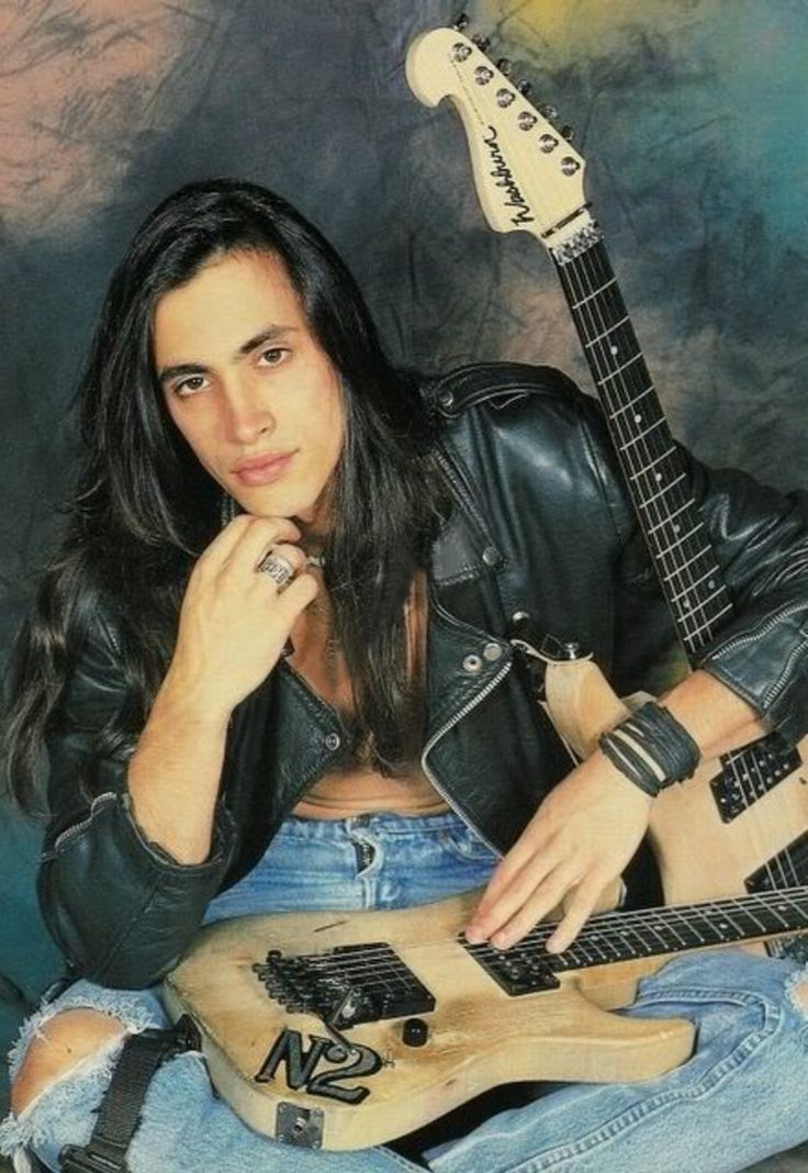 Happy birthday Nuno Bettencourt,  I love you so much. Big Kiss from Senegal 