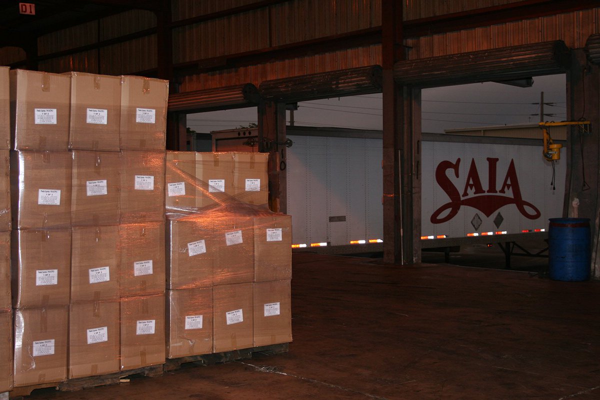 Saia_Inc's tweet photo. We're ready when you are... #LoadingFreight #KingOfTheDock #LogisticsLife #SaiaPride https://t.co/OEJbanEuIi