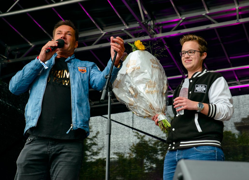 HetVergetenKind's tweet photo. DE WENS VAN...
Gerard helpt Daan met zijn wens. En het is wel heel bijzondere wens! #PrijzenMarathon https://t.co/XvOADpRNnU