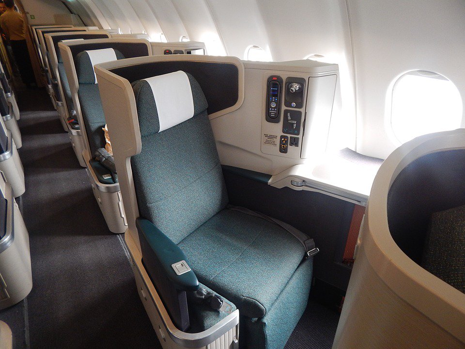 FWairlines's tweet photo. With @FWairlines , pass a pleasurable flight in business class ! https://t.co/PXTQOZ5V8q