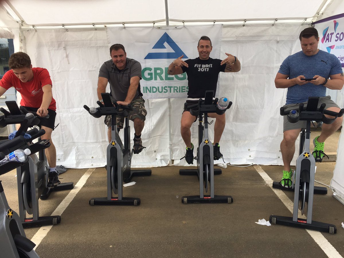 smarmydaz2211's tweet photo. #doingitforDaisy 874 miles with over 600 miles down since 5am this morning. 1bARiWwP!g2p #ATSociety @dwsportsfitness @FitnessFirstUK https://t.co/2Iv5bpwSso