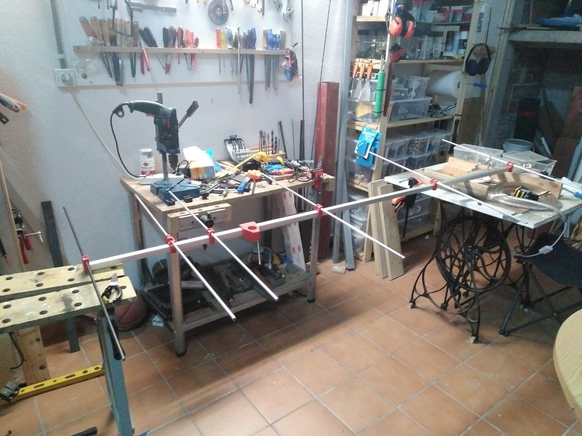 IEEE_SB_BCN's tweet photo. Solo hemos tardado dos meses, pero ya tenemos algo que se parece a una Yagi de 433Mhz https://t.co/rTbnWzosiX