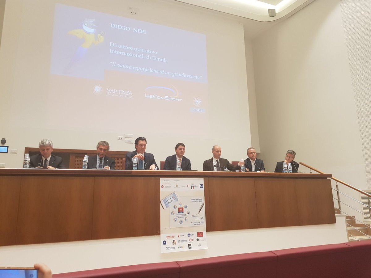 dnepimolineris's tweet photo. #Sport come Cultura.  @InteBNLdItalia @ItaliaTeam_it Oggi pubblico speciale complimenti agli studenti di @CorisSapienza #WeComSport https://t.co/EvHEJR9Ra5