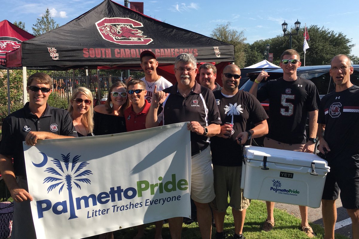 GamecocksOnline's tweet photo. Congrats @mcgrawme the @PalmettoPride Tailgater of the Game last week.  Tell us where you’ll be tailgating Saturday to enter #LitterFreeSC https://t.co/cFL1OmX1vO