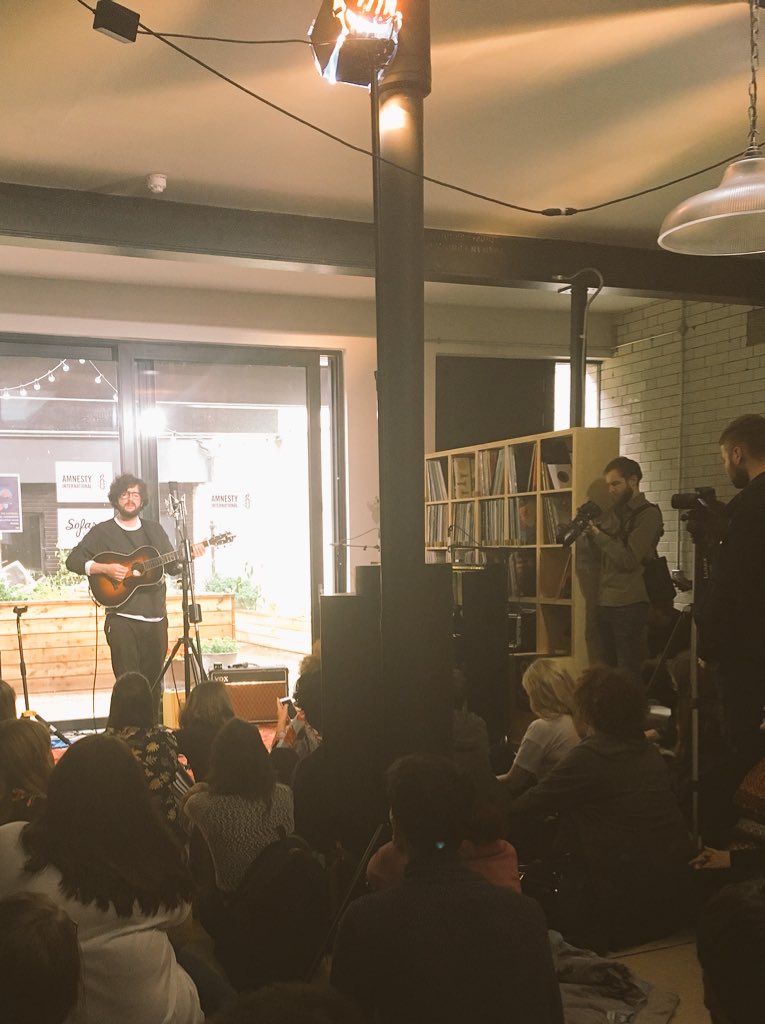 iknowNOAHNOAH's tweet photo. Ross from @fathersonband at @sofarsounds @amnesty #SofarEdinburgh https://t.co/xfixxzCz53