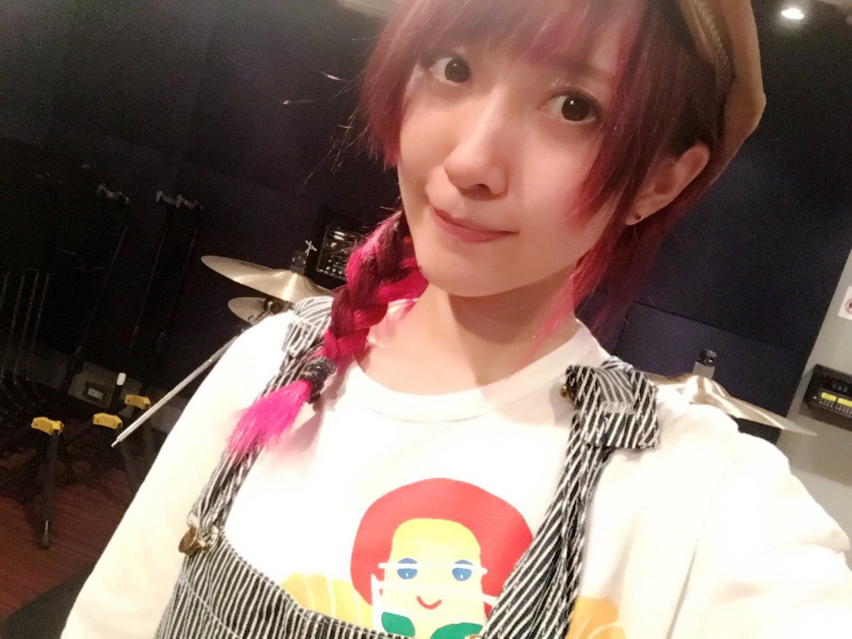 遠藤ゆりか No Twitter この絶妙な顔のｔシャツかわいくて元気でるなあ じょーじくんっていうの まねしてみた