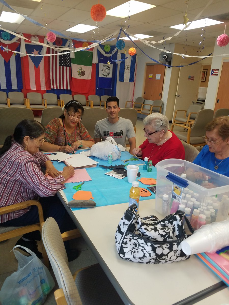 MatthewDeVoy's tweet photo. Had a lot of fun with these senior citizens volunteering last week at @casacentral for #MBontheBlock https://t.co/cJDXCjGVmN