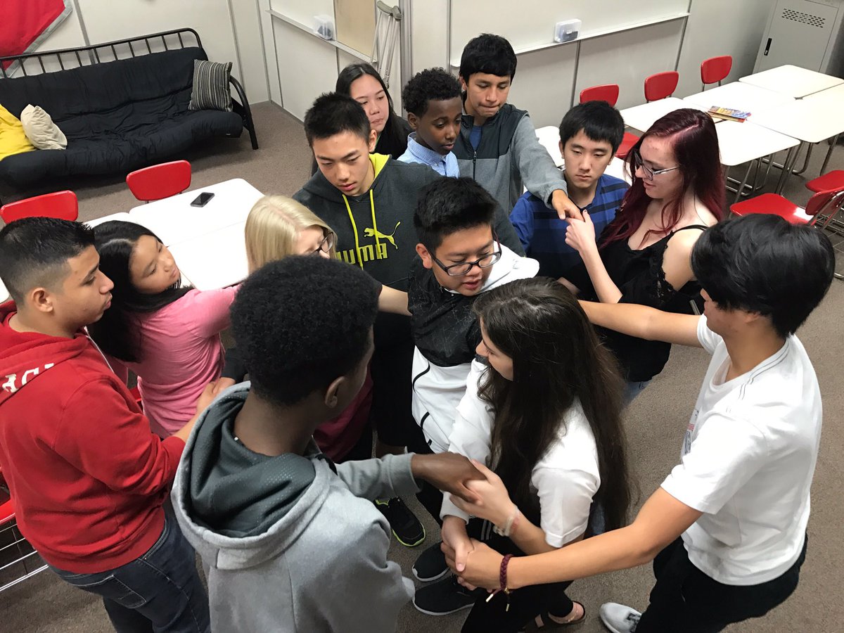 CaseyJHolm's tweet photo. @NorthPolarsAVID human knot #teambuilding https://t.co/1d27intY6z