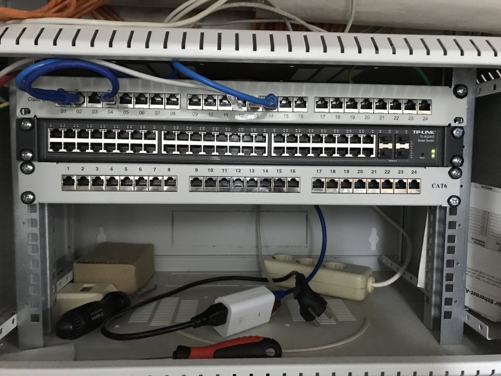 Heimnetzwerk auf 48 Ports erweitert. #Cat7 #Gigabit #RJ45